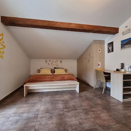 Apartment And Rooms Hisa Sonca Кобарід Екстер'єр фото