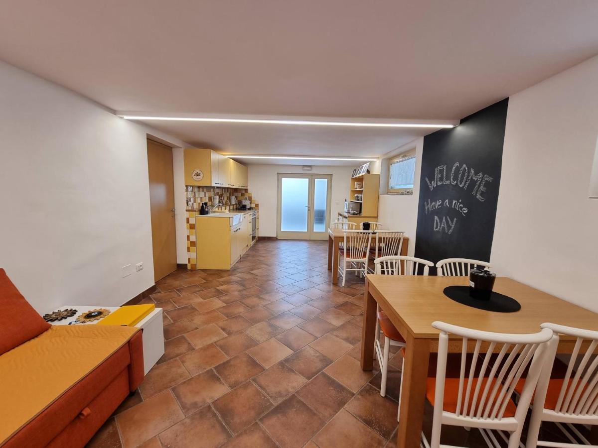 Apartment And Rooms Hisa Sonca Кобарід Екстер'єр фото